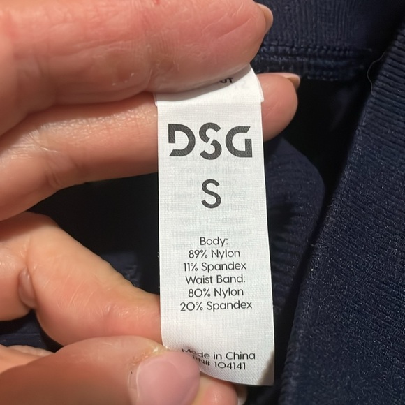 DSG Women's Momentum High rise Seamless Bike Shorts 7” Textured Navy Size S NWT - Picture 9 of 10